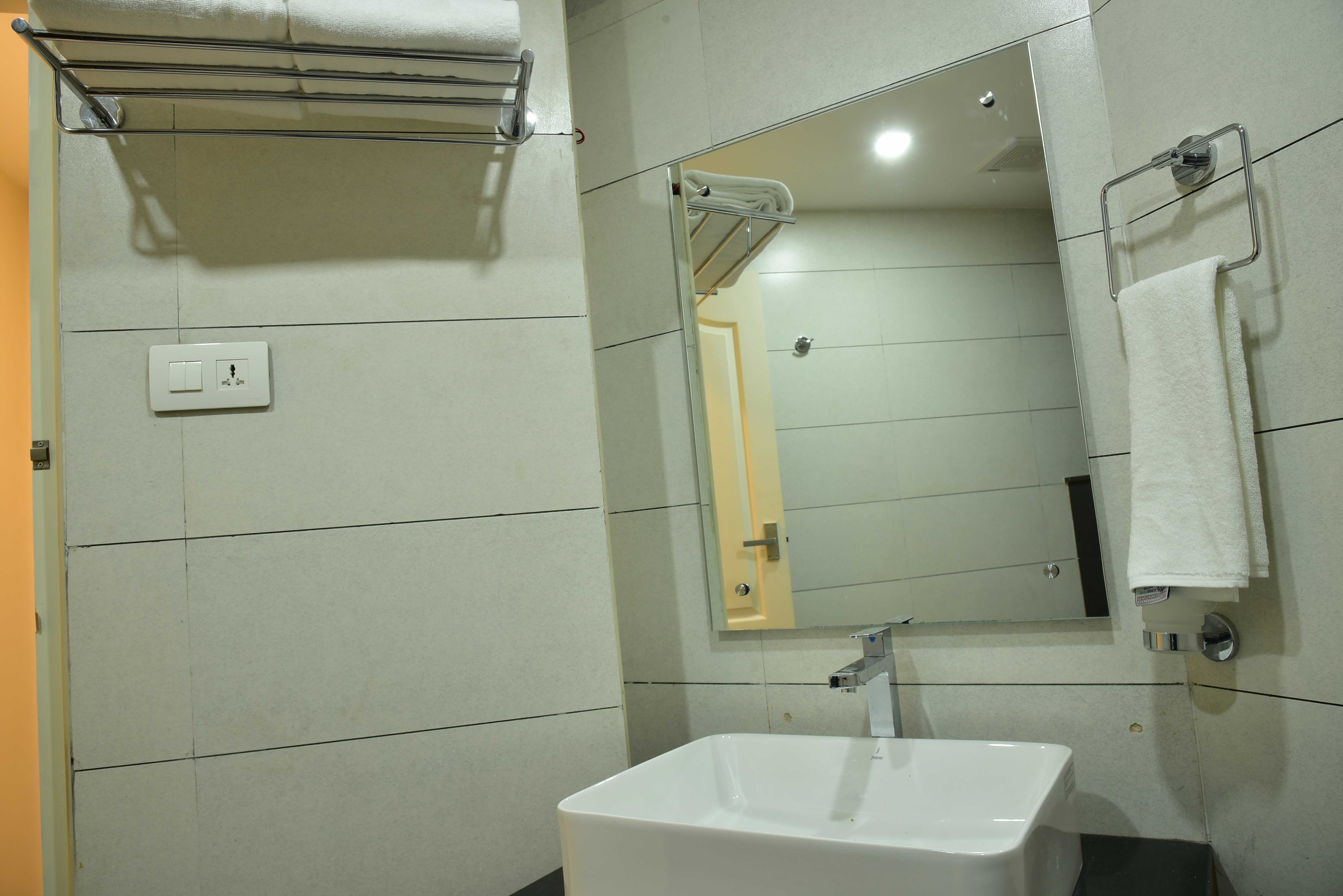 img/deluxe-suite/4.jpg